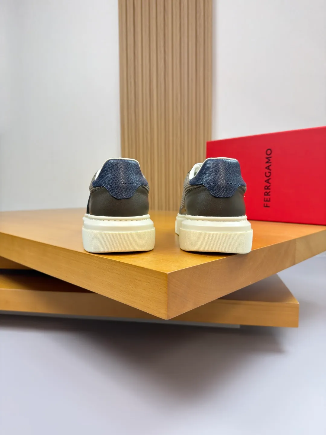 Men's men's shoes 💰420 [New style] 🏃‍♂️🏃‍♂️[ Ferragamo] Ferragamo - High-end quality original order·Casual sports shoes - Upper: 🔝Nappa calfskin, suede calfskin, shoe body. Sewing brand totem, tongue air pressure brand logo - Inner: water-dyed cowhide - Outsole: ultra-light TPU foam rubber; molded outsole -Ultra-high quality control and fine workmanship: outstanding (high-end, extravagance, grade) -Size: 38-45 (46, can be customized)